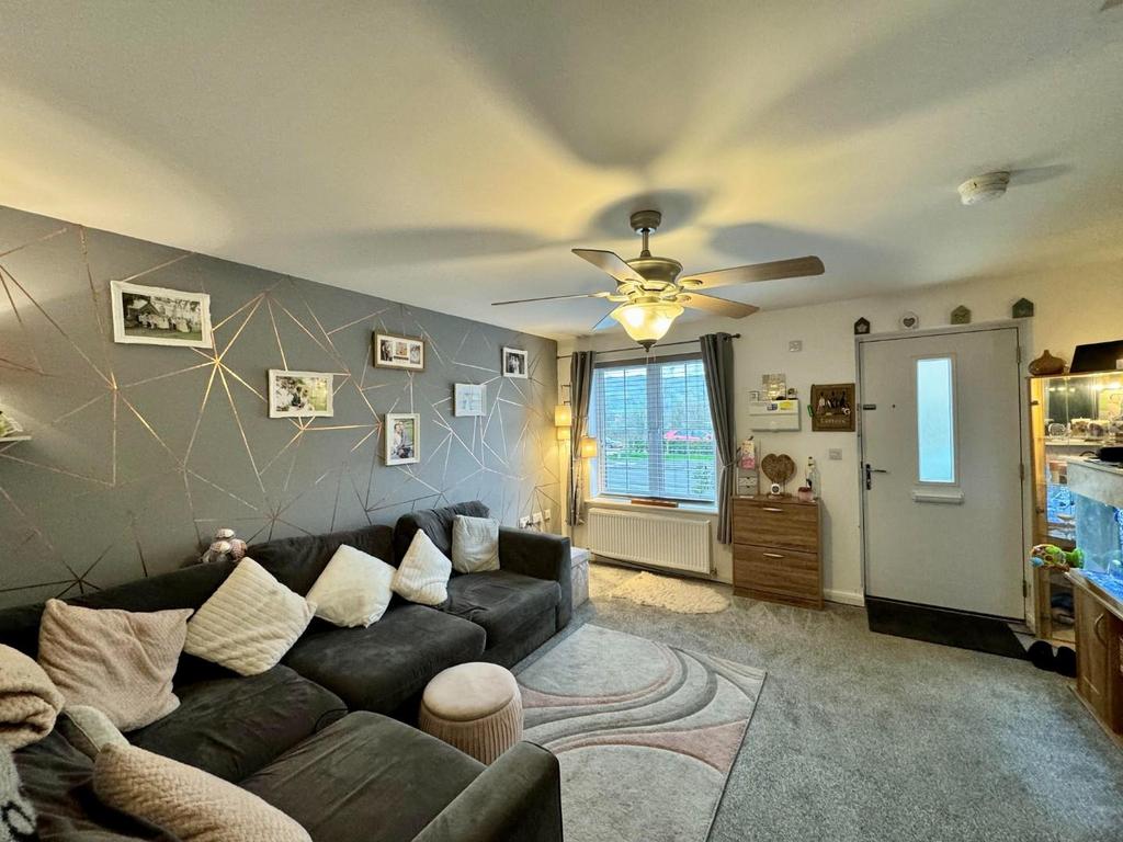 Living Room 3.jpg