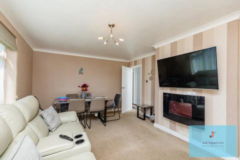 2 bedroom flat to rent, Meadway Court, Southwick, Brighton, BN42