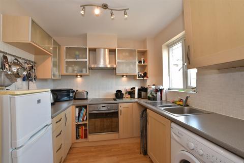 2 bedroom flat for sale, Quarles Park Road, Chadwell Heath, Essex