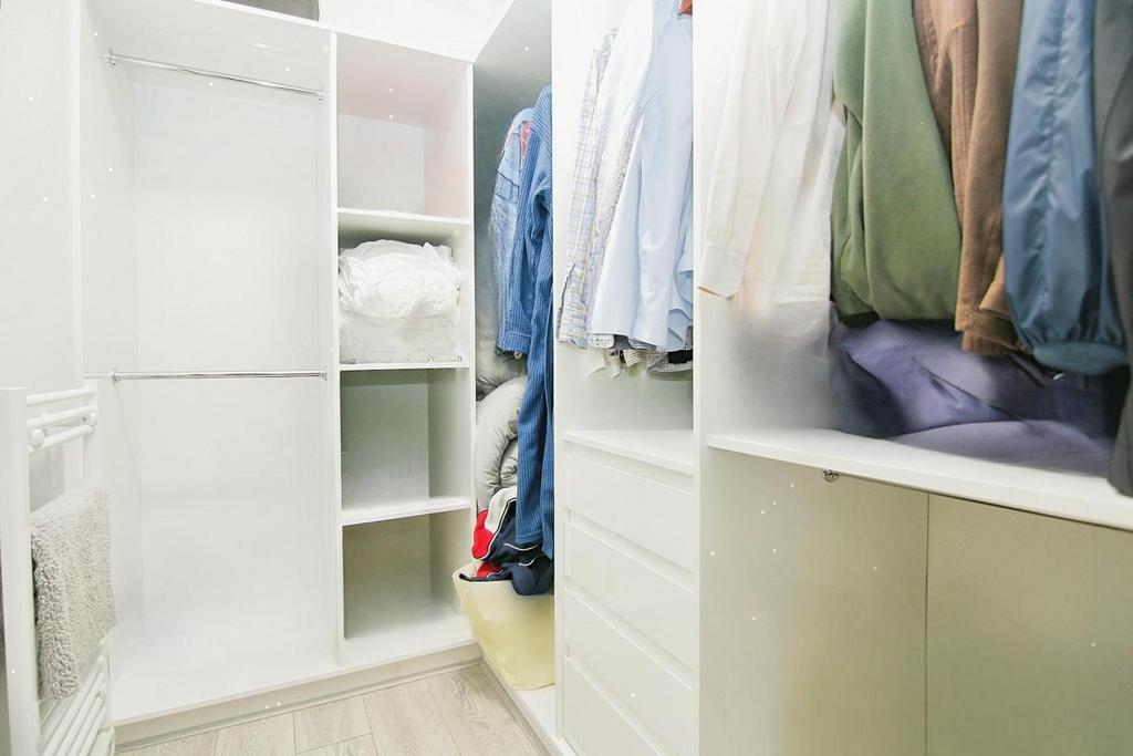 Walk in wardrobe