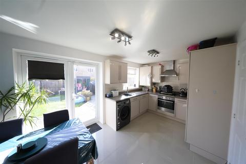 3 bedroom semi-detached house for sale, Chartwell Gardens, Kingswood, Hull