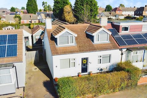 4 bedroom semi-detached bungalow for sale, Mostyn Avenue, Syston, LE7