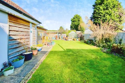 4 bedroom semi-detached bungalow for sale, Mostyn Avenue, Syston, LE7