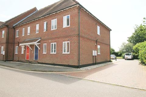 2 bedroom flat to rent, Peter Weston Place, Chichester