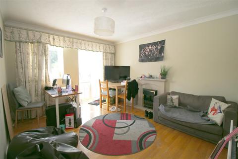 2 bedroom flat to rent, Peter Weston Place, Chichester