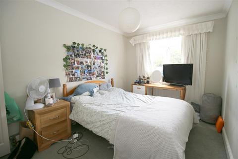 2 bedroom flat to rent, Peter Weston Place, Chichester