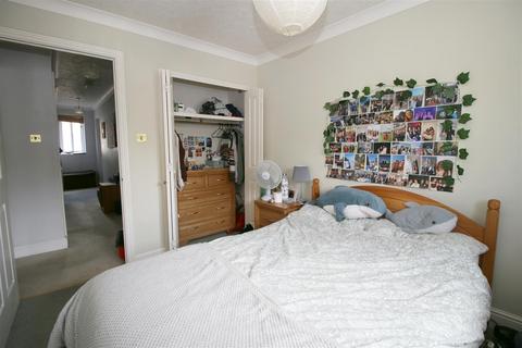 2 bedroom flat to rent, Peter Weston Place, Chichester