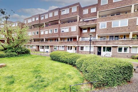 1 bedroom apartment for sale, Augustus Close, Brentford