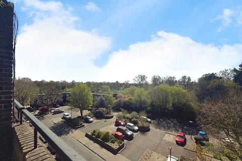 undefined, Augustus Close, Brentford