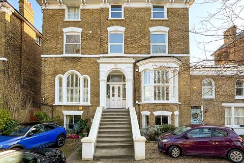 3 bedroom flat for sale, Manor Park, Hither Green , London, SE13