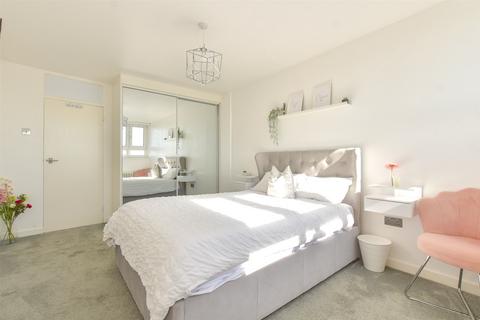 1 bedroom apartment for sale, Jackson Court, London E11