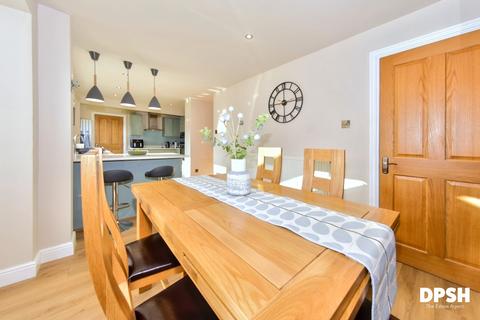 4 bedroom detached house for sale, Ibbetson Close, Churwell, Leeds