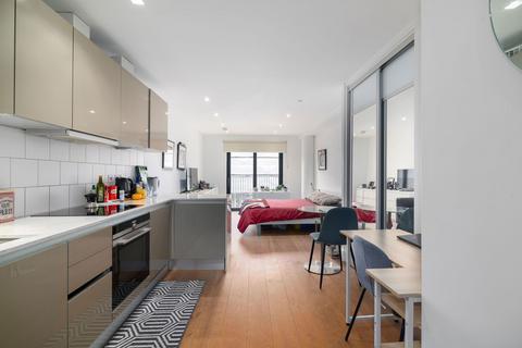 1 bedroom apartment for sale, Down Place, London W6