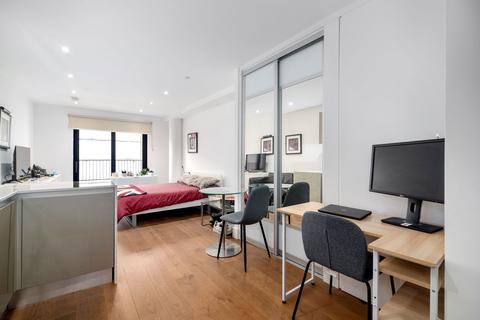 1 bedroom apartment for sale, Down Place, London W6