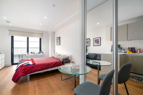 1 bedroom apartment for sale, Down Place, London W6