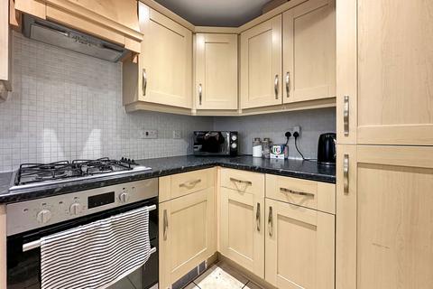 11 Lamplighters Walk, Trowbridge, BA14 0NE