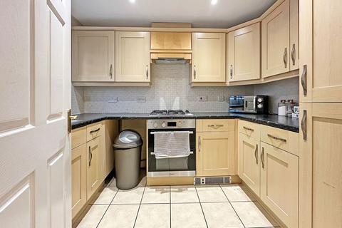 11 Lamplighters Walk, Trowbridge, BA14 0NE