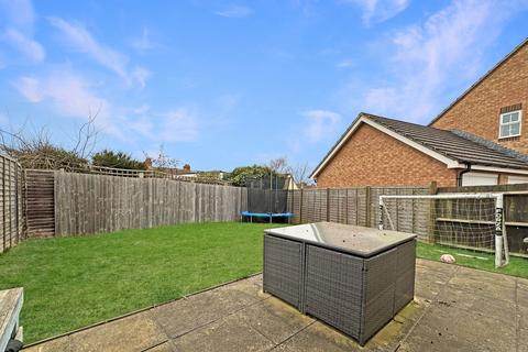 11 Lamplighters Walk, Trowbridge, BA14 0NE