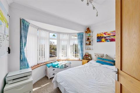 8 Dewlands, Godstone, RH9 8BS
