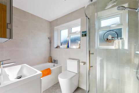 8 Dewlands, Godstone, RH9 8BS
