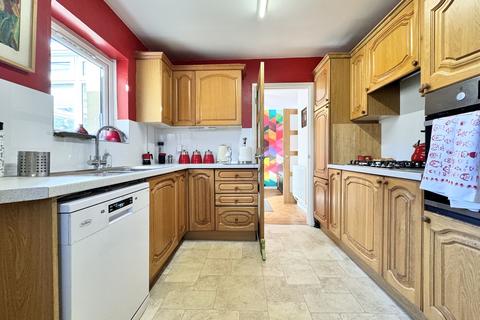 1 The Close, Aberdare, CF44 7HB