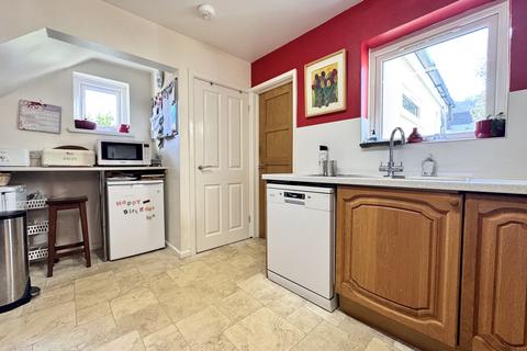 1 The Close, Aberdare, CF44 7HB
