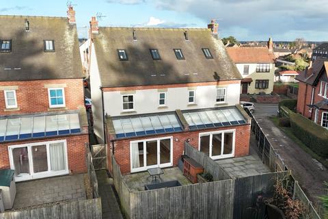 4 bedroom semi-detached house for sale, Stone Road, Uttoxeter ST14