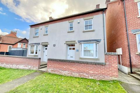 4 bedroom semi-detached house for sale, Stone Road, Uttoxeter ST14