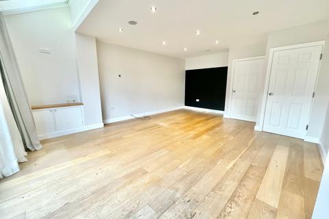 71 Stone Road, Uttoxeter, ST14 7QP