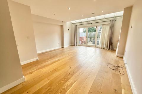 71 Stone Road, Uttoxeter, ST14 7QP