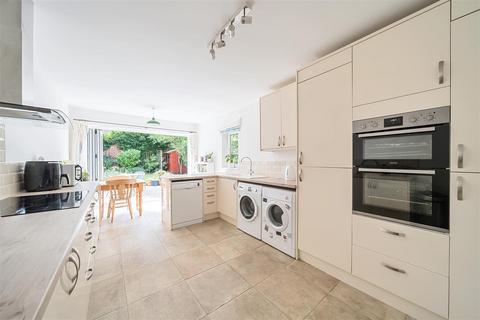 undefined, Waterloo Road, Bedford