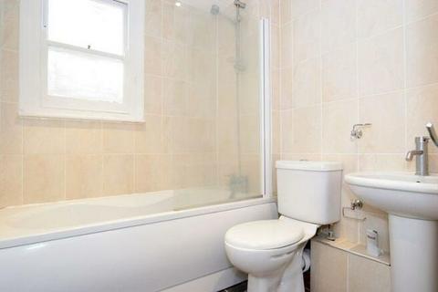 4 bedroom apartment to rent, Camden Park Road, London, NW1