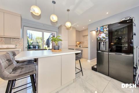 114 Middleton Road, Morley, Leeds, LS27 8DH