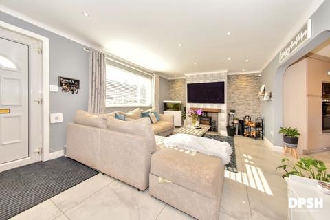 114 Middleton Road, Morley, Leeds, LS27 8DH
