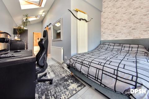 114 Middleton Road, Morley, Leeds, LS27 8DH