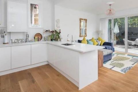 2 bedroom flat to rent, Fig Tree, New Church Road, Hove