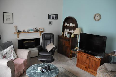 undefined, Llangefni, LL77