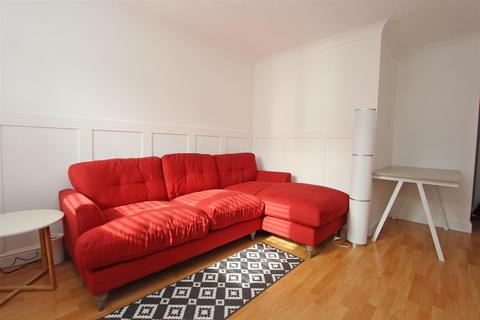 1 bedroom maisonette to rent, St. Sampson Road, Crawley