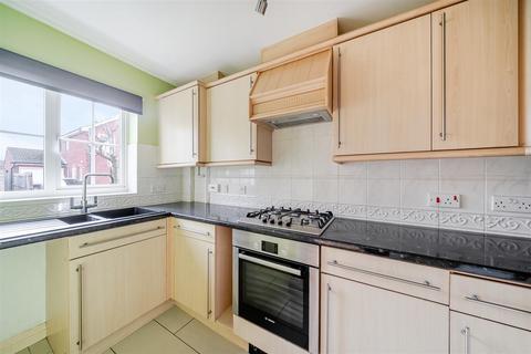 2 bedroom terraced house for sale, Dorsey Drive, Bedford