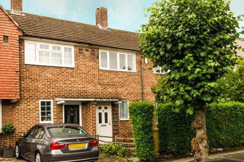 3 bedroom terraced house to rent, Vernon Avenue, Raynes Park, London, SW20