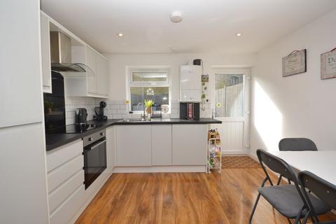17 Pavilion Road, Folkestone, CT19 5RW
