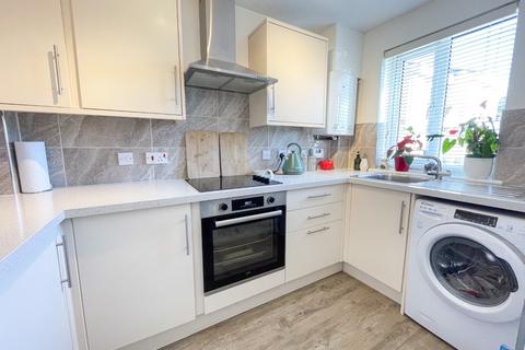 2 bedroom semi-detached house for sale, Leigh Road, Wainscott, Rochester, Kent, ME3