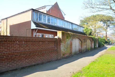 3 bedroom maisonette for sale, Grimston Gardens, Folkestone CT20