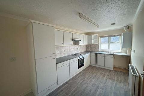 3 bedroom apartment to rent, Fore Street, Seaton