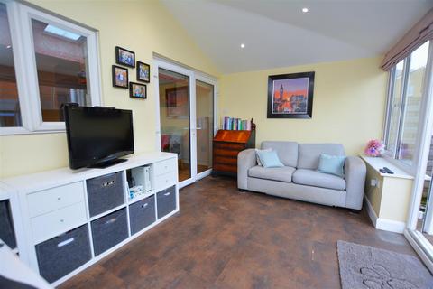 49 Bourne Drive, Mitcham, CR4 3QZ