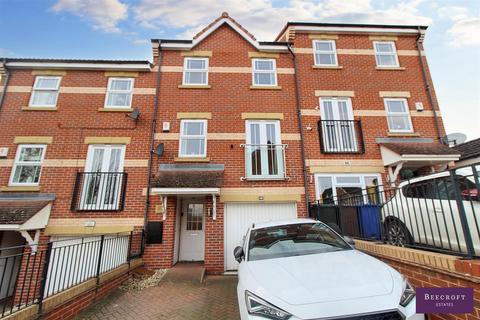 3 bedroom terraced house for sale, Roebuck Ridge, Jump, BARNSLEY