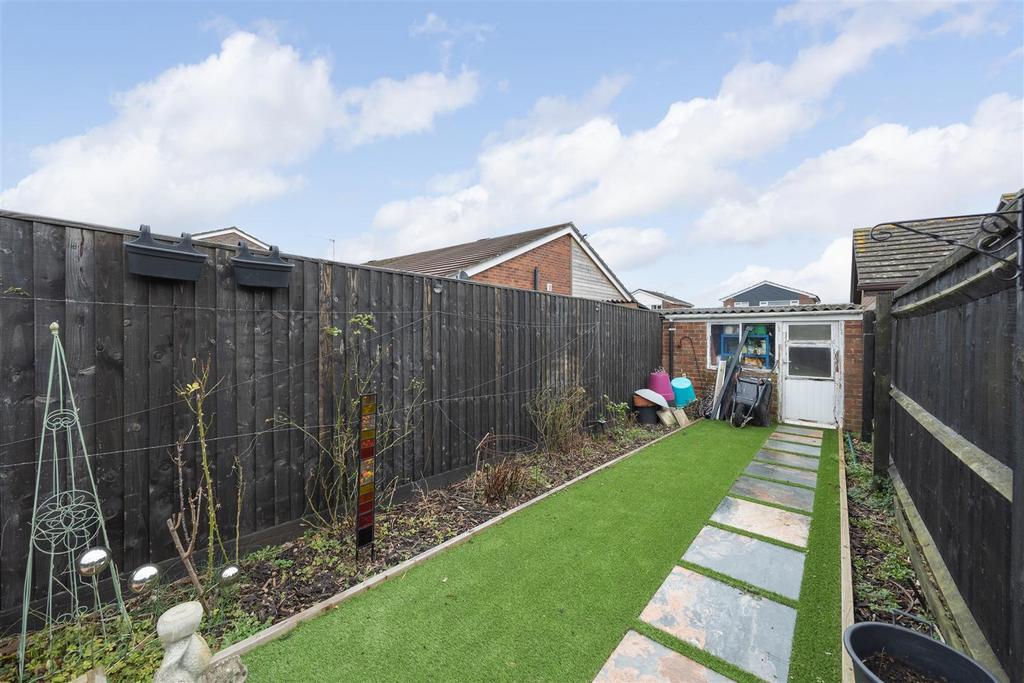 63 Green  Lane Trowrbridge BA14 7 DE  (17).jpg