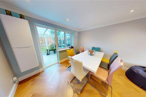 25 Abbotts Drive, Stanford-le-hope, SS17 7DG