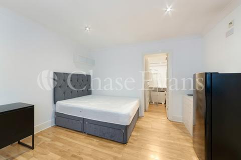 Studio to rent, Alie Street, Aldgate, London, E1