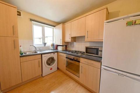 2 bedroom flat to rent, Belton Way, London